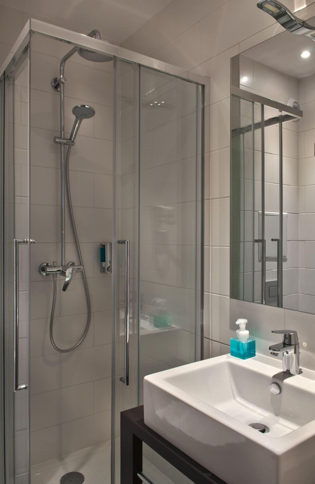 Hotel Les Terres Blanches Chatou Zewnętrze zdjęcie