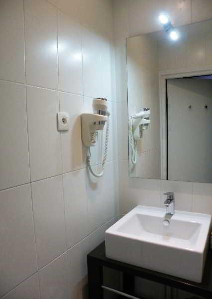 Hotel Les Terres Blanches Chatou Zewnętrze zdjęcie
